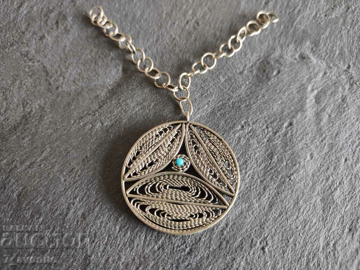 Necklace medallion filigree 18.04.2024 with price 39.00 BGN | € 19.94 Necklace medallion filigree 18.04.2024 with price 39.00 BGN | € 19.94