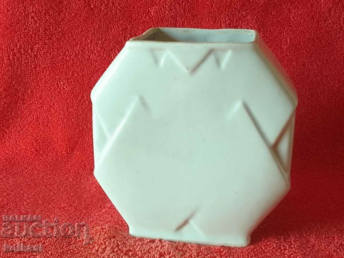 Auction Old Bulgarian porcelain dish Jar for Fide Auction Old Bulgarian porcelain dish Jar for Fide