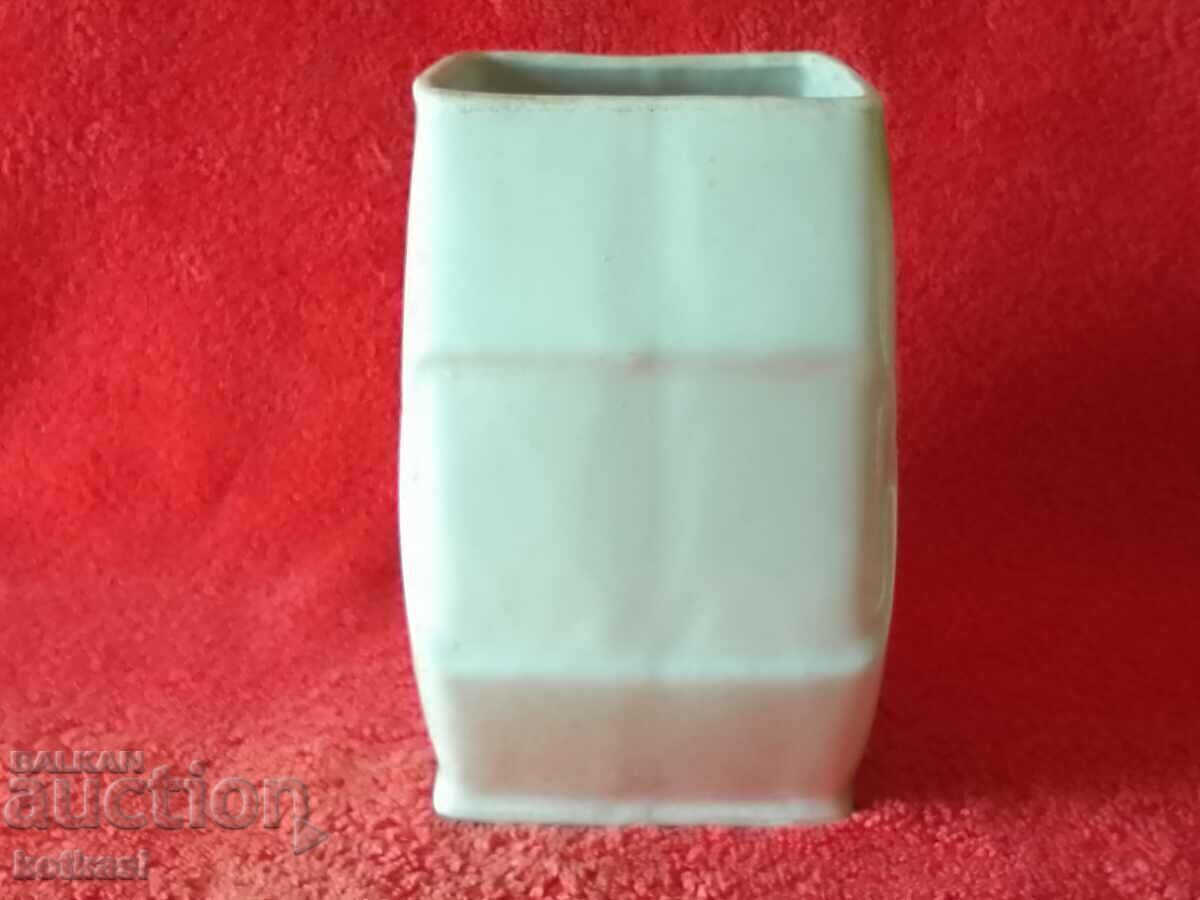 Delivery of Old Bulgarian porcelain dish Jar for Fide Delivery of Old Bulgarian porcelain dish Jar for Fide