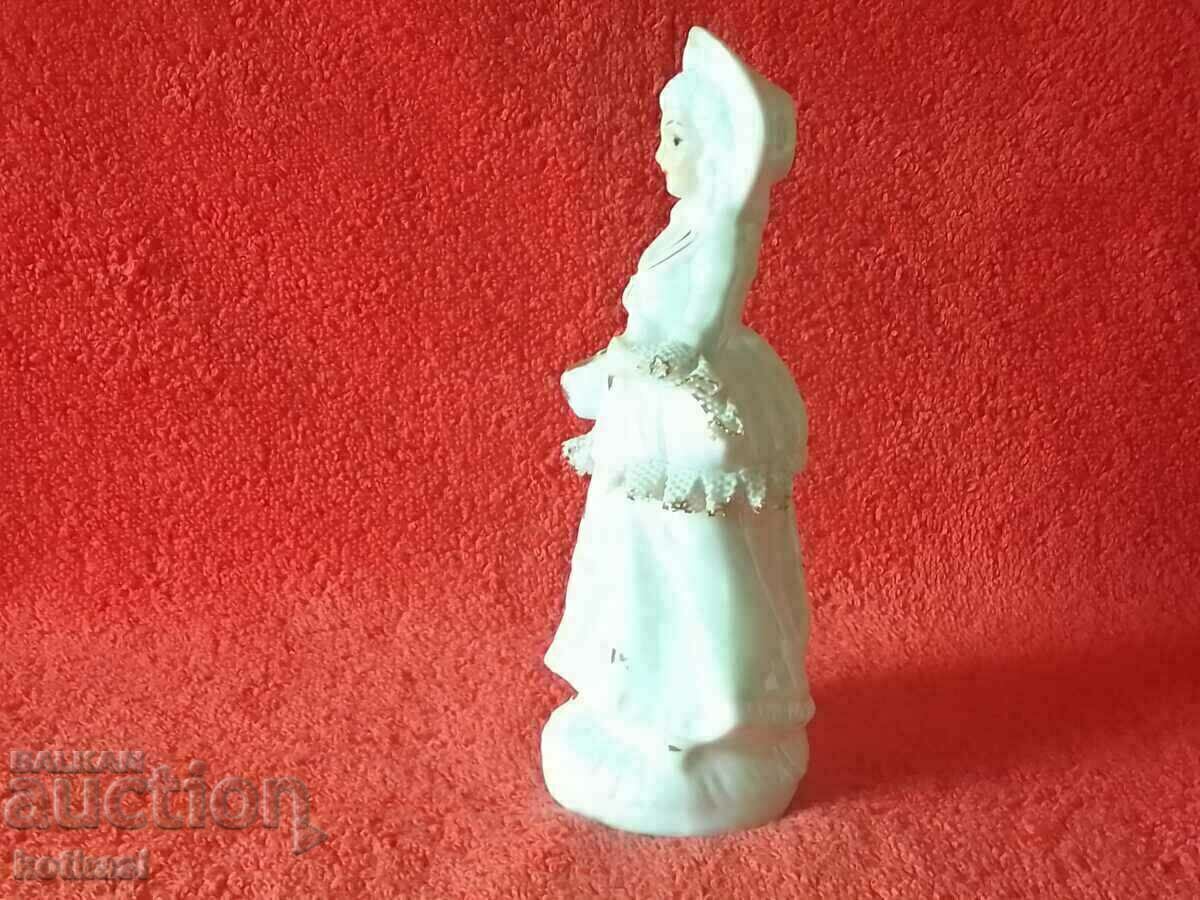 Delivery of Old porcelain figure Woman Maiden Girl Delivery of Old porcelain figure Woman Maiden Girl