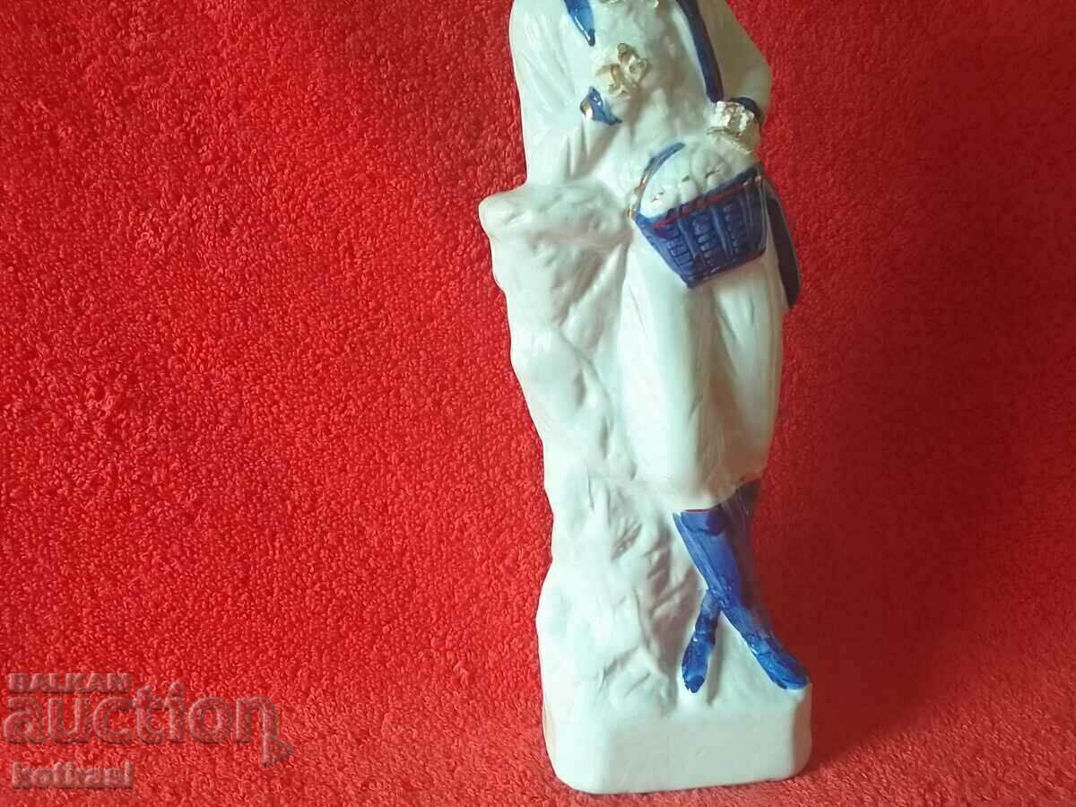 Old Porcelain Figure Man Gentleman Youth Aristocrat with price 65.50 BGN | € 33.49 Old Porcelain Figure Man Gentleman Youth Aristocrat with price 65.50 BGN | € 33.49