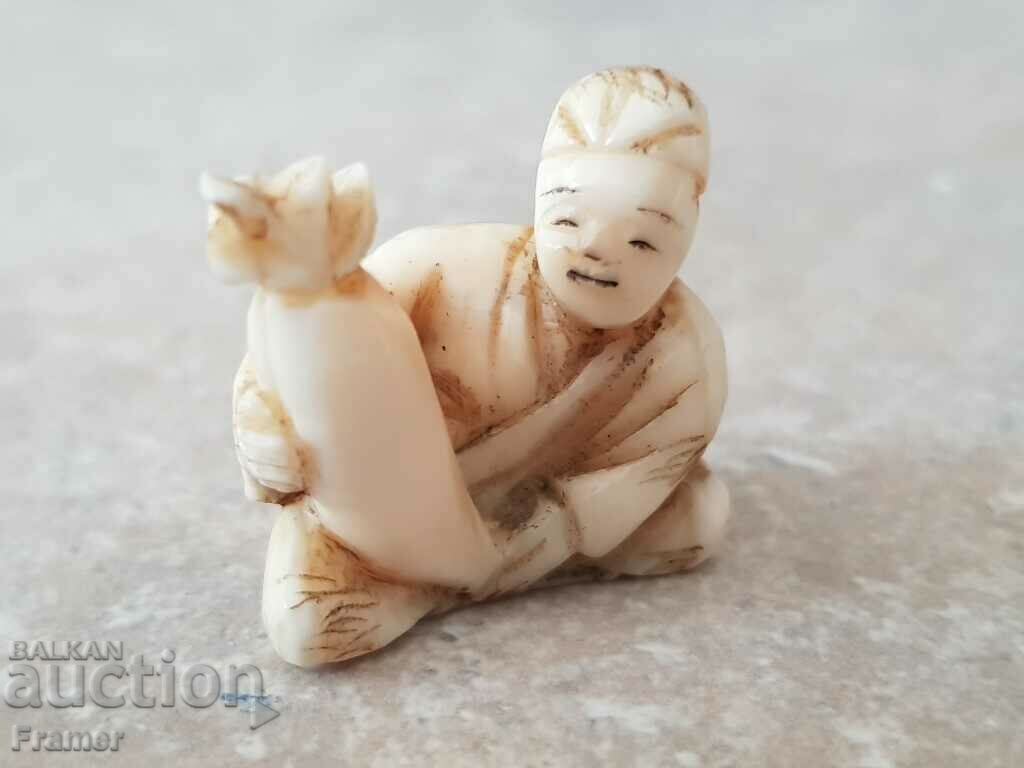 JAPAN Netsuke NETZKE IVORY CARVING PEASANT WITH TURP 19c with price 250.00 BGN | € 127.82 JAPAN Netsuke NETZKE IVORY CARVING PEASANT WITH TURP 19c with price 250.00 BGN | € 127.82