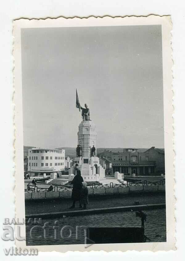 Monumentul memorial militar Tarnovo Mama Bulgaria fotografie 1941