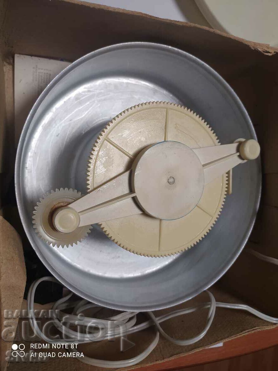 Ice-cream machine with price 14.99 BGN | € 7.66