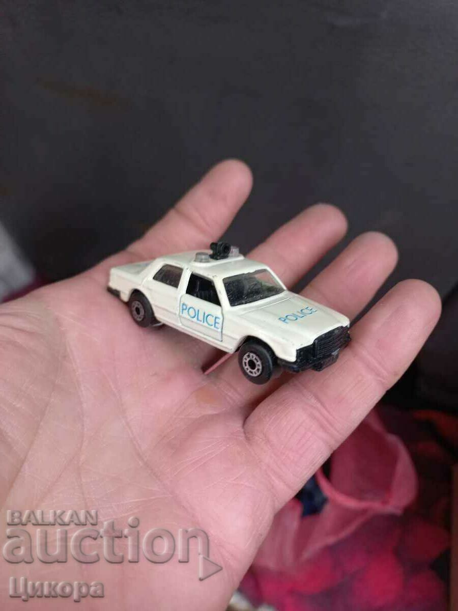CUTIA de chibrituri BULGARIA CUTIA de chibrituri BULGARIA MERCEDES 450 SEL POLICE cu preț 100.00 BGN | € 51.13