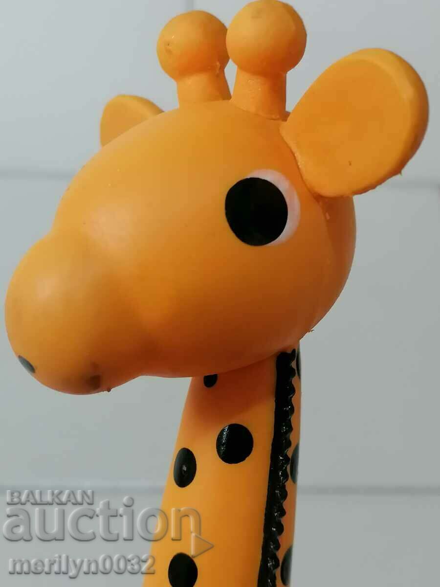 Delivery of Children's rubber toy, rubber giraffe pacifier - NRB Delivery of Children's rubber toy, rubber giraffe pacifier - NRB