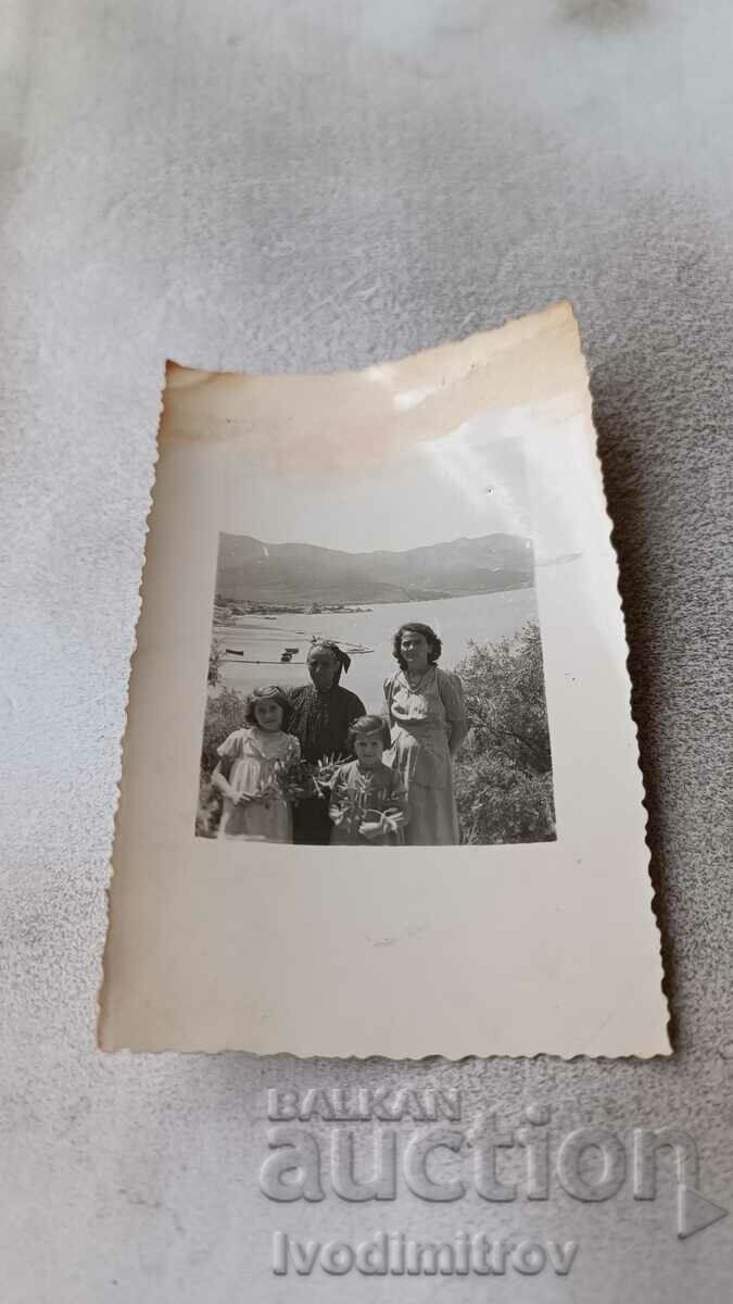 Photo Kavala Two Women and Two Girls 1942