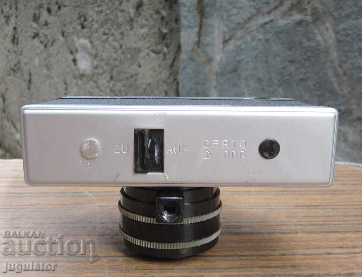 old vintage camera CERTO KN 35 with case and works - 5 old vintage camera CERTO KN 35 with case and works - 5