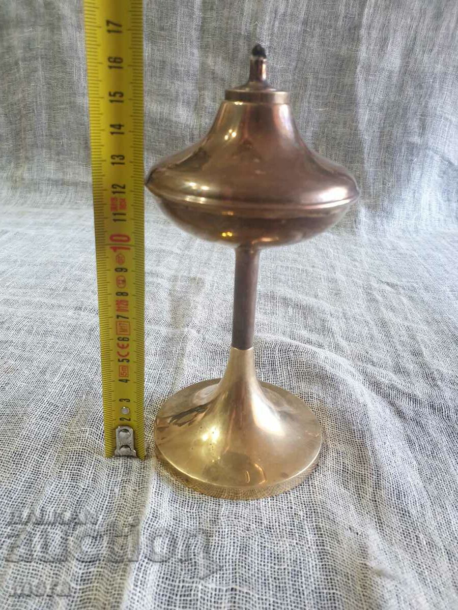 Auction Stylish bronze lamp Auction Stylish bronze lamp