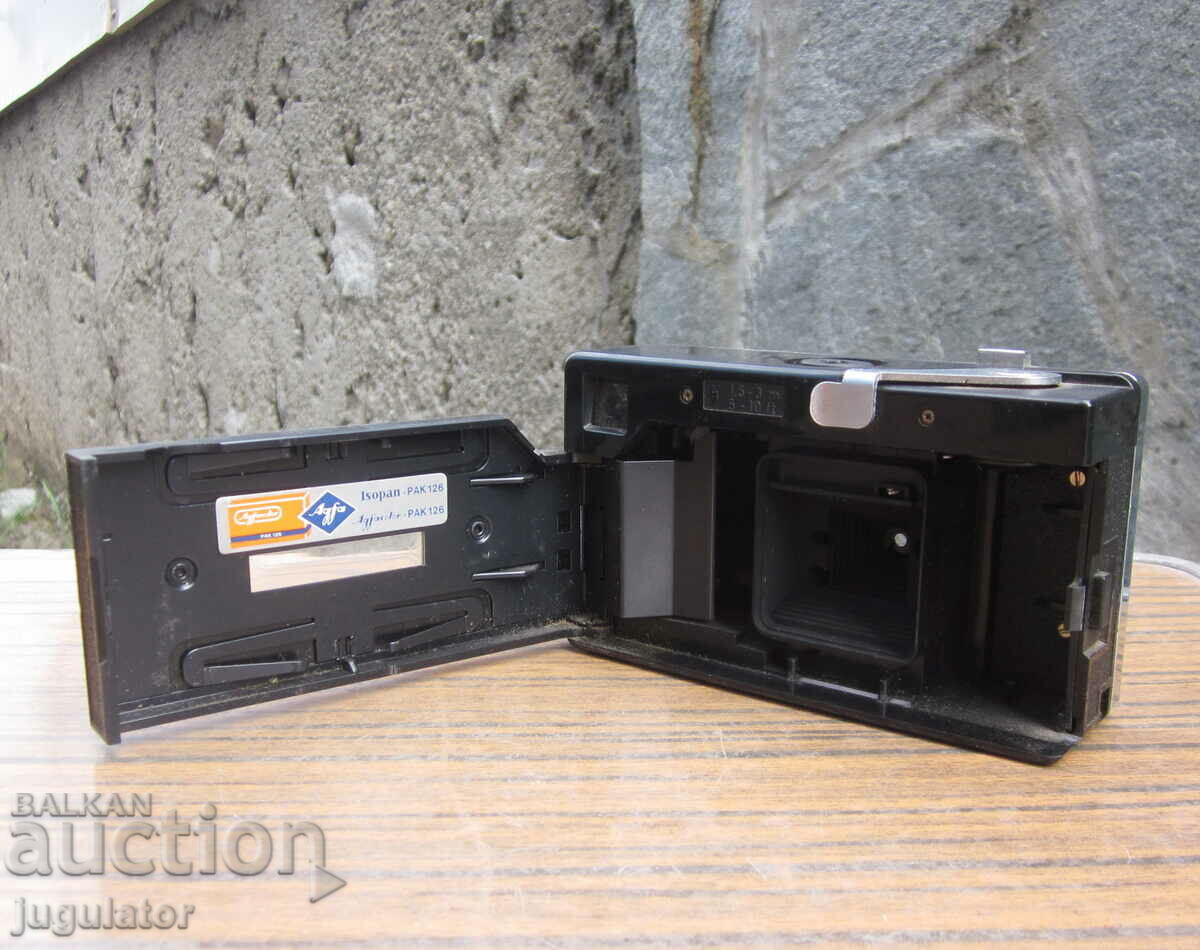 old vintage camera CERTO KN 35 with case and works - 6 old vintage camera CERTO KN 35 with case and works - 6