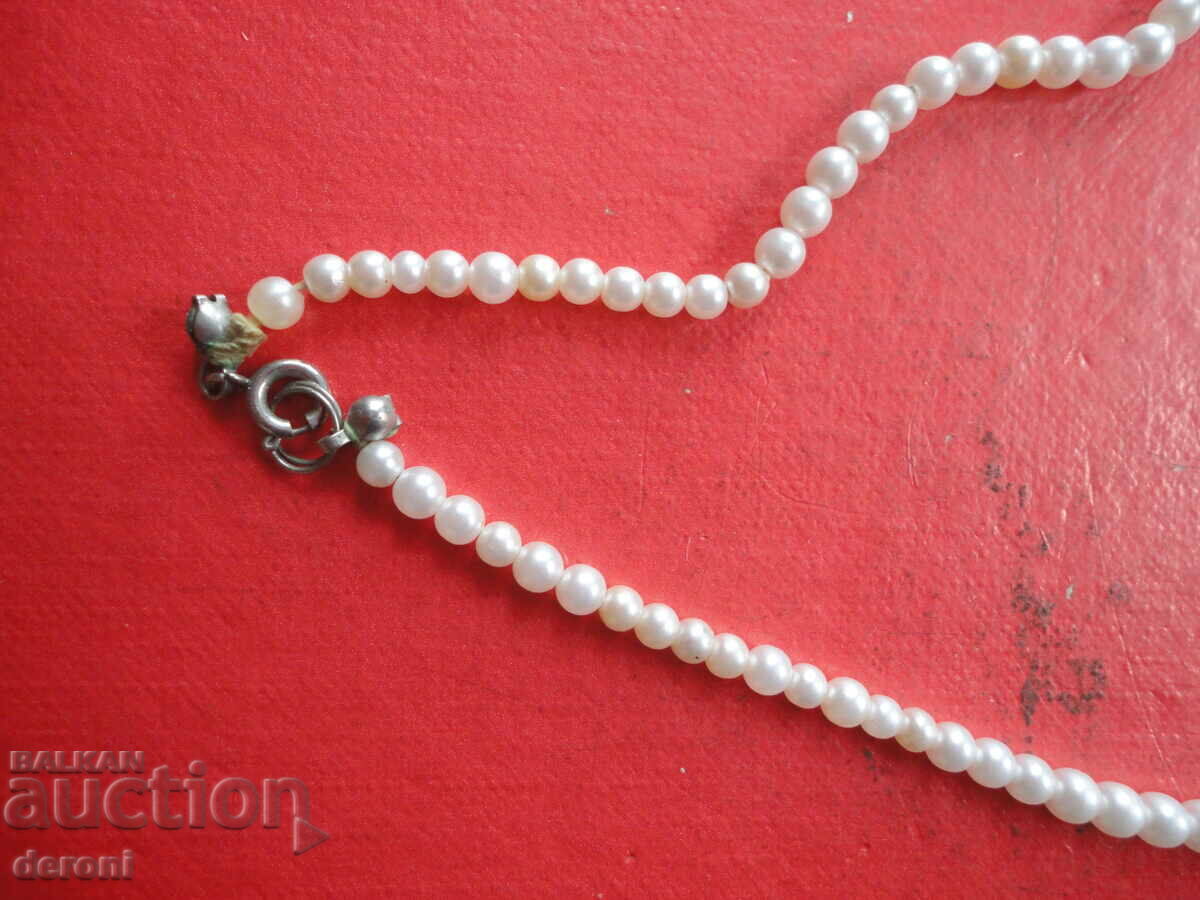 Pearl necklace 4 with price 10.00 BGN | € 5.11 Pearl necklace 4 with price 10.00 BGN | € 5.11