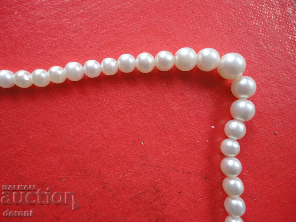 Auction Pearl necklace 4 Auction Pearl necklace 4