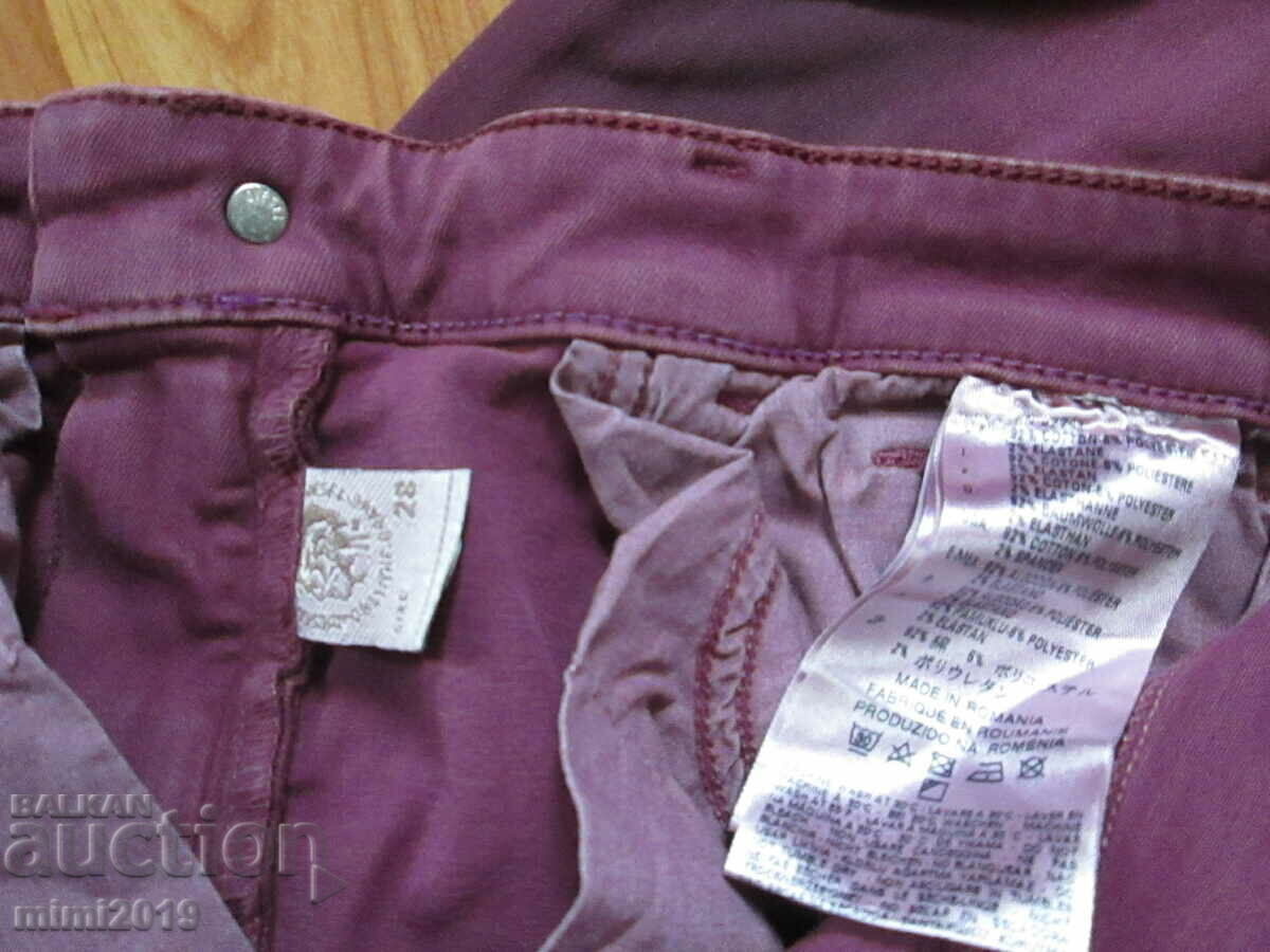 Blugi originali DIESEL, culoare visiniu, numarul 28 cu preț 28.00 BGN | € 14.32 Blugi originali DIESEL, culoare visiniu, numarul 28 cu preț 28.00 BGN | € 14.32