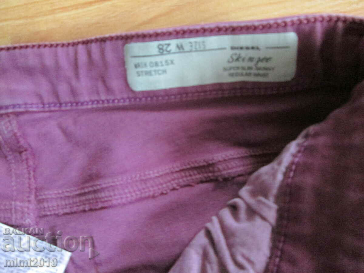 Licitație Blugi originali DIESEL, culoare visiniu, numarul 28 Licitație Blugi originali DIESEL, culoare visiniu, numarul 28