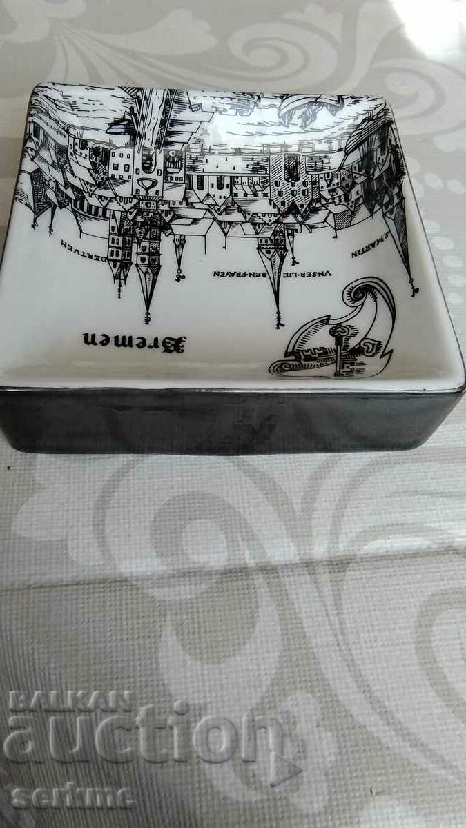 Delivery of Ashtray Delivery of Ashtray