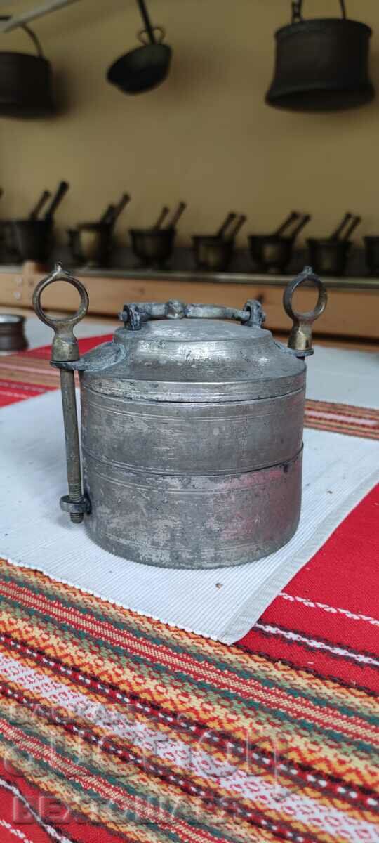 OLD SEFERTAS - MILITARY FIELD FOOD CAN with price 450.00 BGN | € 230.08 OLD SEFERTAS - MILITARY FIELD FOOD CAN with price 450.00 BGN | € 230.08