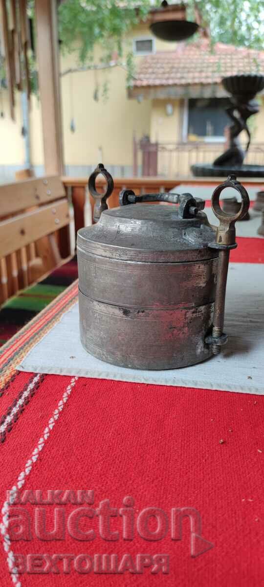 Auction OLD SEFERTAS - MILITARY FIELD FOOD CAN Auction OLD SEFERTAS - MILITARY FIELD FOOD CAN