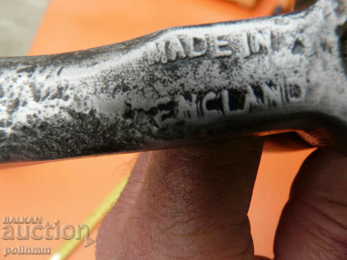 Delivery of Old craft tool MADE IN ENGLAND - 256