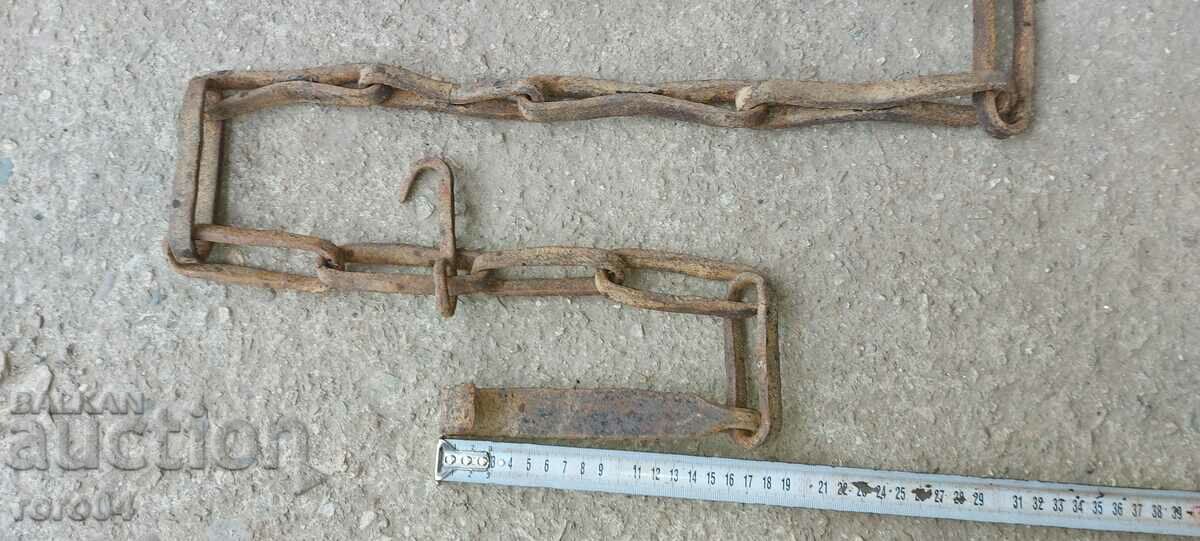 Auction OLD HAND FORGED FIREPLACE CHAIN Auction OLD HAND FORGED FIREPLACE CHAIN