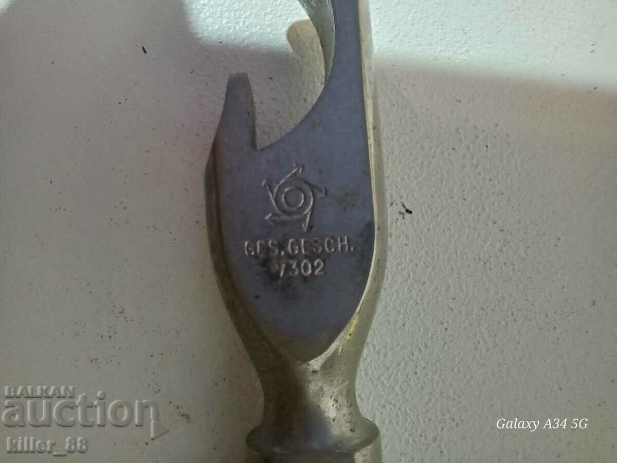 Silver bottle opener with price 350.00 BGN | € 178.95 Silver bottle opener with price 350.00 BGN | € 178.95