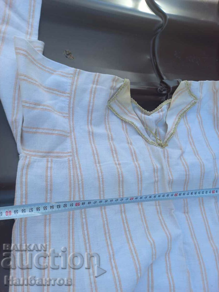 Auction OLD WOMAN'S SHIRT WEAR Auction OLD WOMAN'S SHIRT WEAR