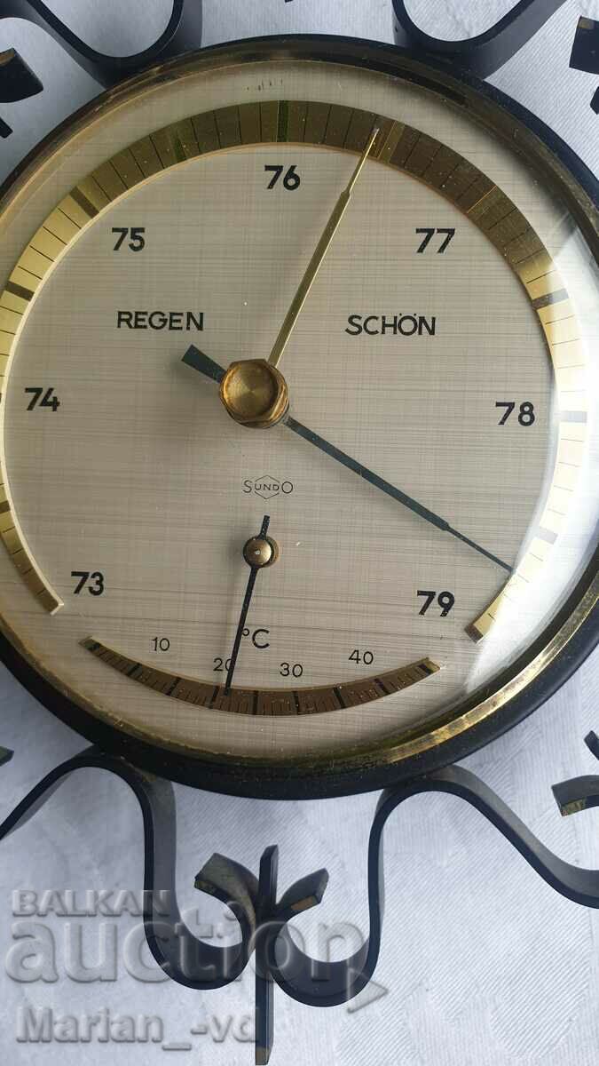 Βαρόμετρο και θερμόμετρο με μεταλλικά εξαρτήματα με τιμή 40.00 BGN | € 20.45 Βαρόμετρο και θερμόμετρο με μεταλλικά εξαρτήματα με τιμή 40.00 BGN | € 20.45