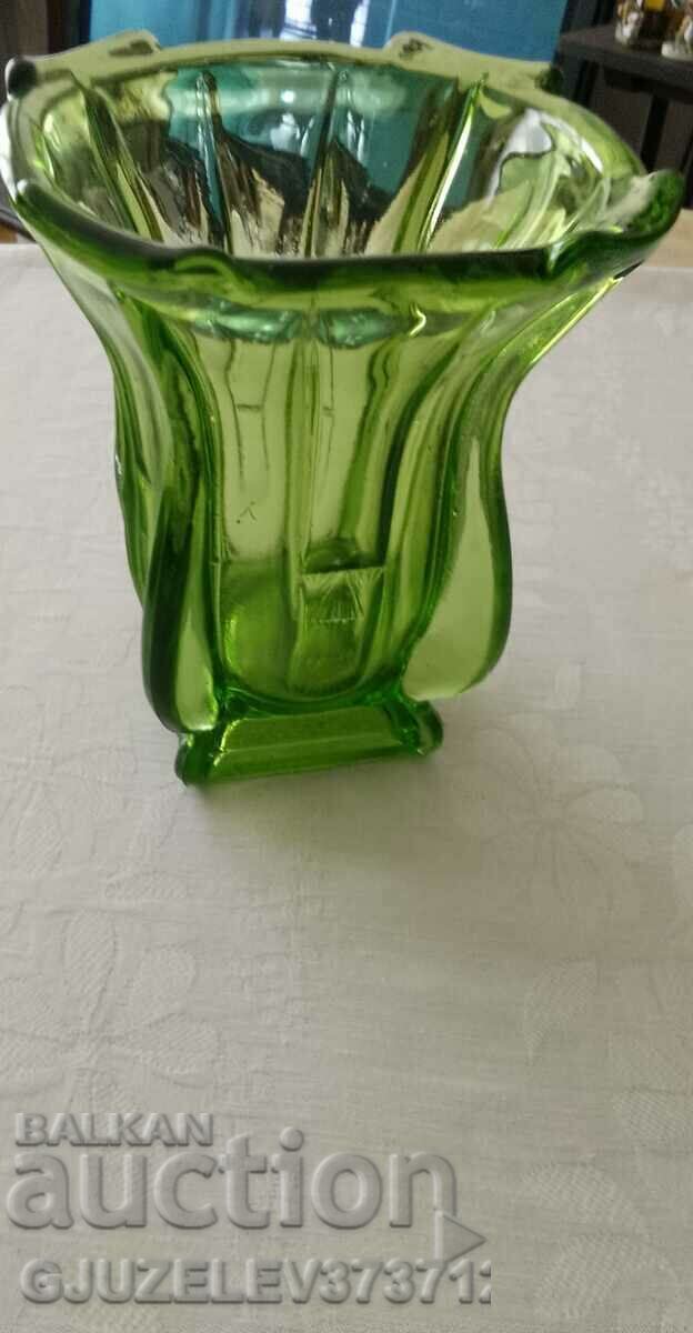 Ваза Арт Деко зелено стъкло - 1920-1930г
