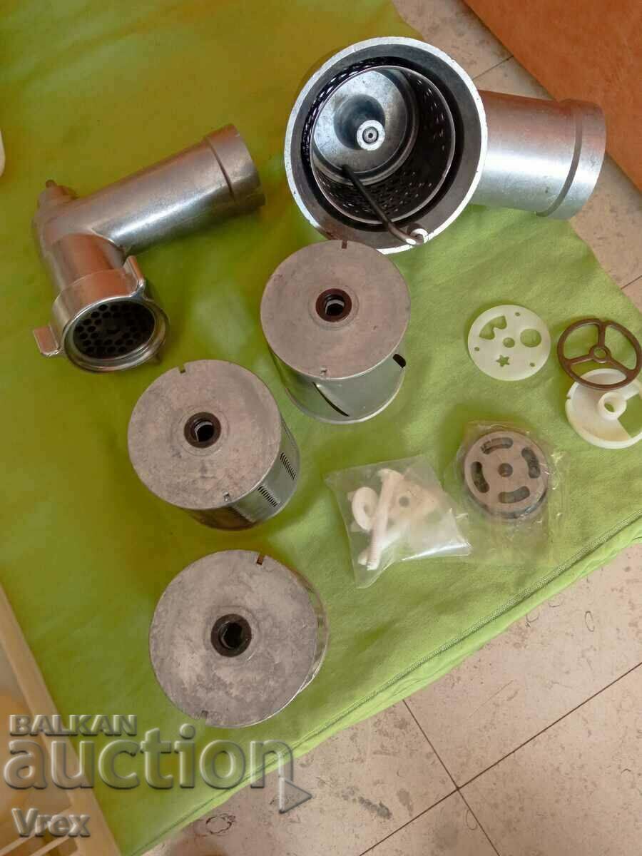 Delivery of Electric meat grinder/food processor - collectible Delivery of Electric meat grinder/food processor - collectible