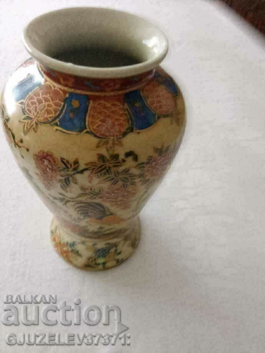 Auction Old porcelain flower vase marked Auction Old porcelain flower vase marked