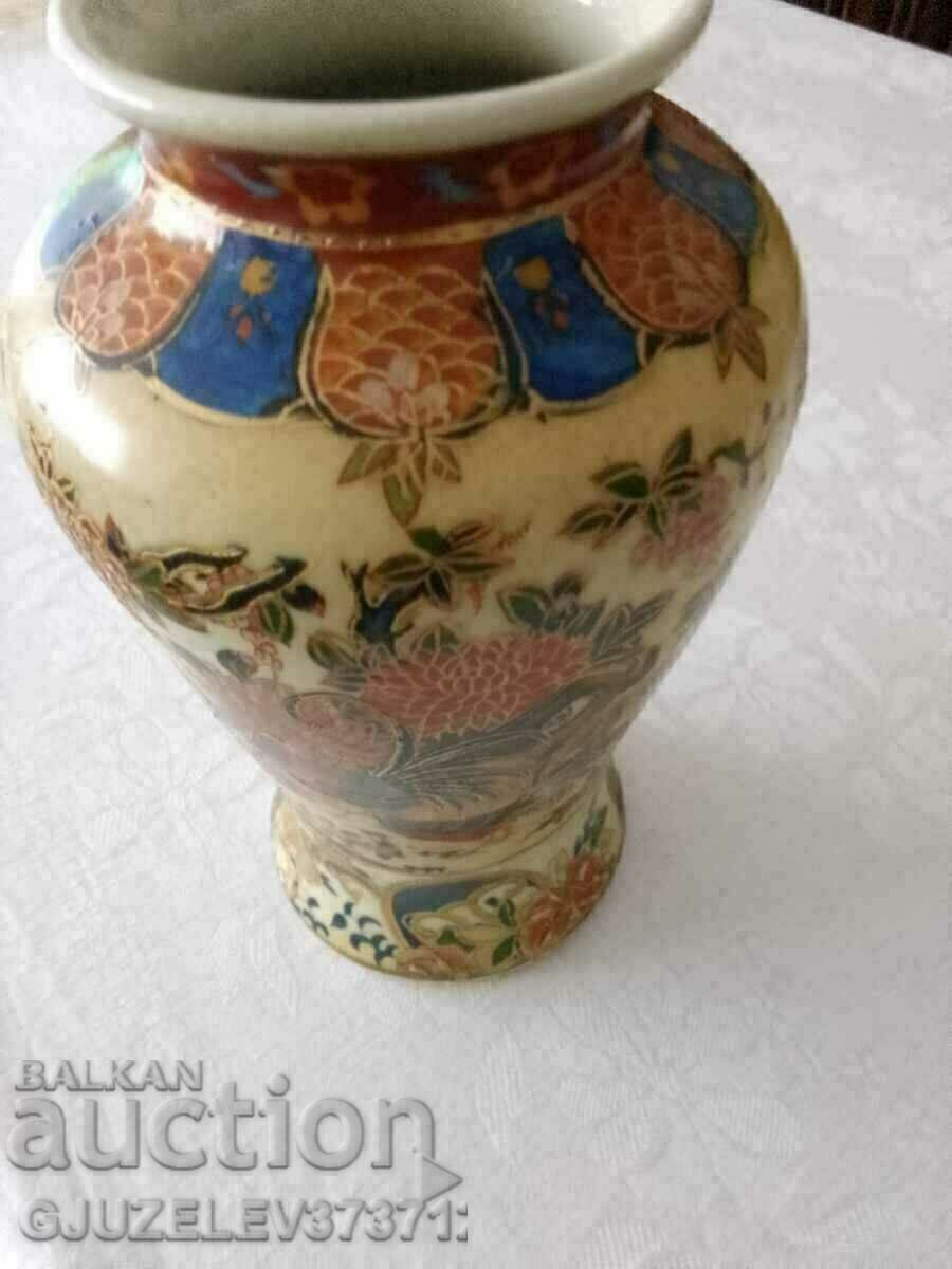 Delivery of Old porcelain flower vase marked Delivery of Old porcelain flower vase marked