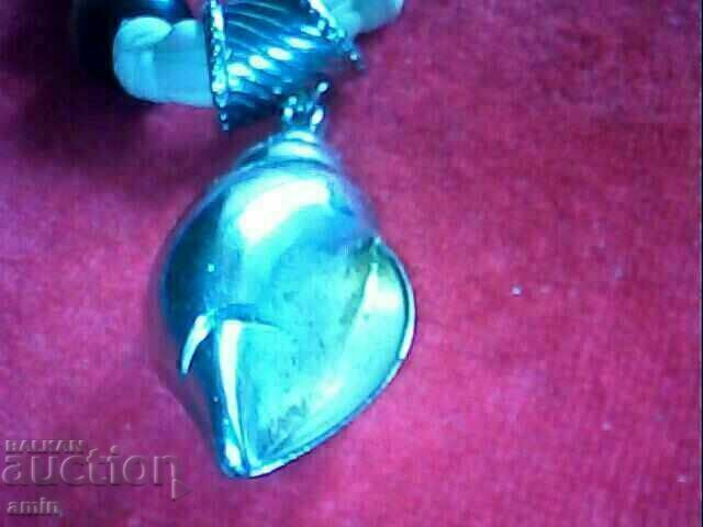 Delivery of beautiful necklace with silver-plated brass Delivery of beautiful necklace with silver-plated brass