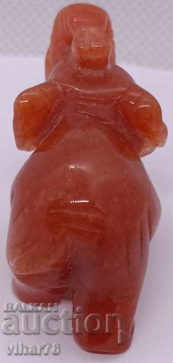 Delivery of An elephant figure made of Agate