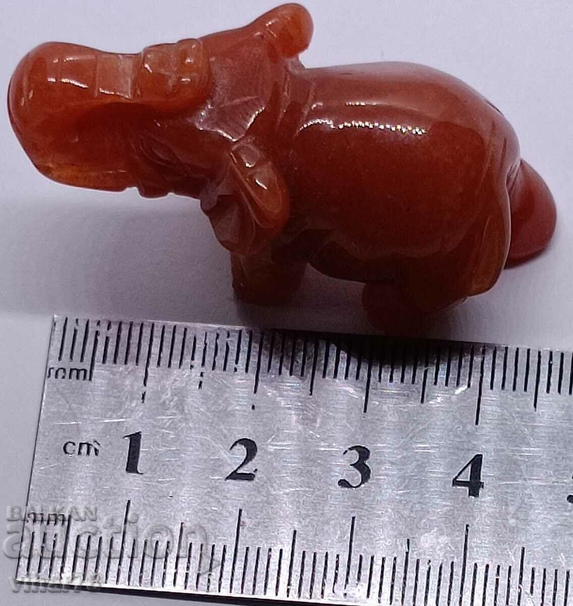 An elephant figure made of Agate - 5