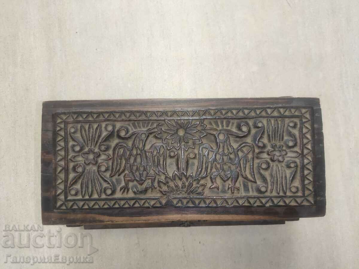 Delivery of Wooden box carving 14/15/31cm.