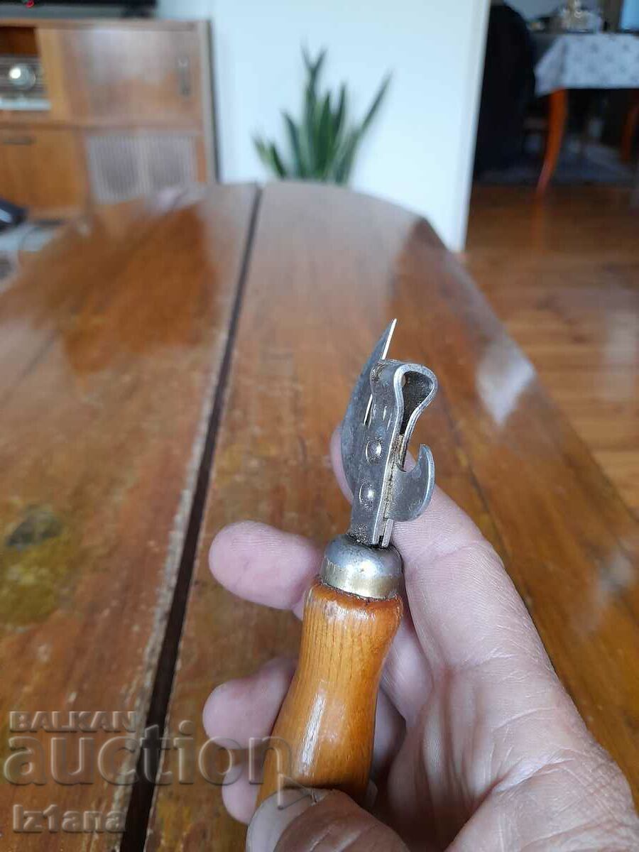 Vechi deschizător de conserve rusești - 5 Vechi deschizător de conserve rusești - 5