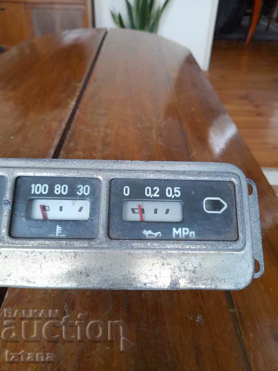 Auction Old car dashboard, control devices Auction Old car dashboard, control devices