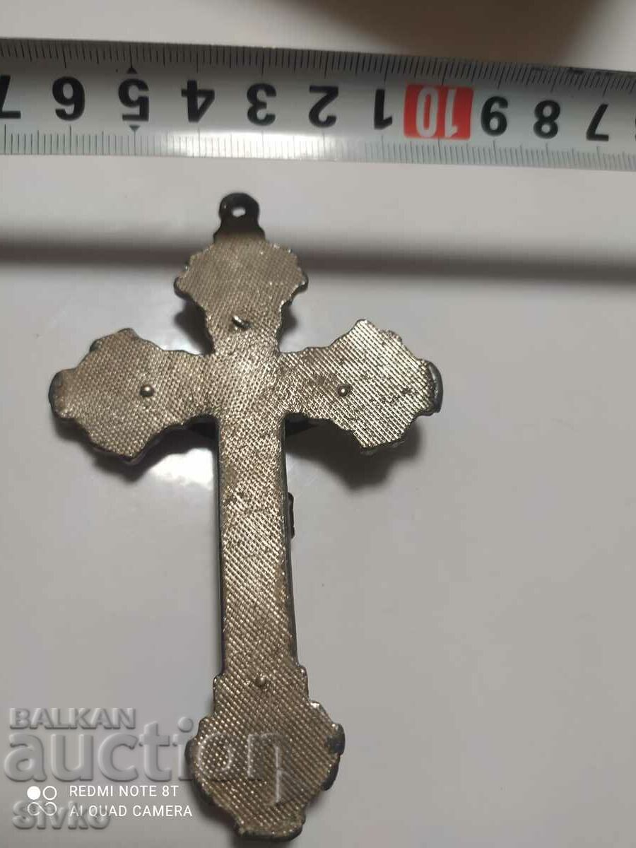 Delivery of Pendant Large Cross