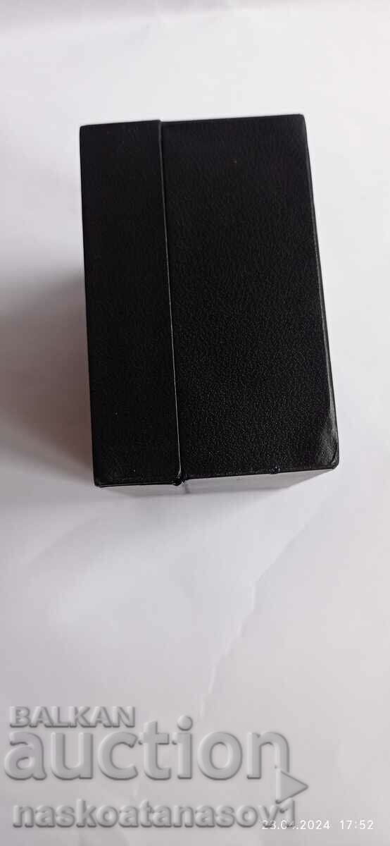 Delivery of Jewelry Box Delivery of Jewelry Box