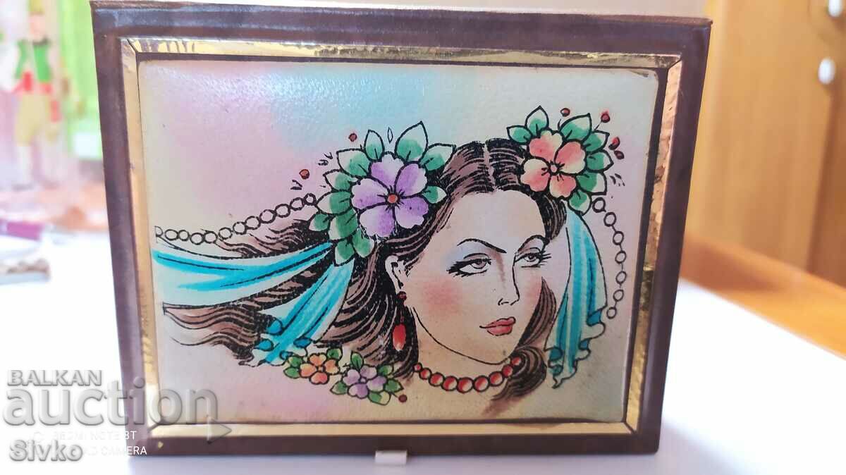 Auction Jewelry box with mirror Auction Jewelry box with mirror