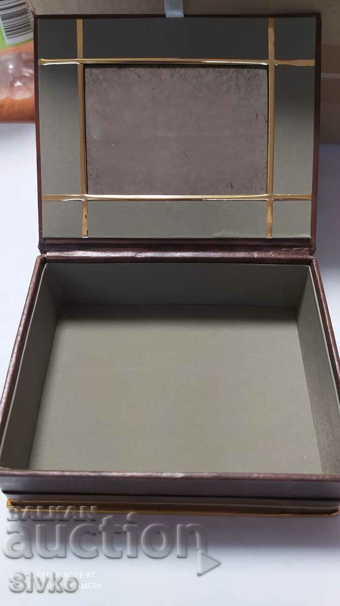Jewelry box with mirror - 6 Jewelry box with mirror - 6