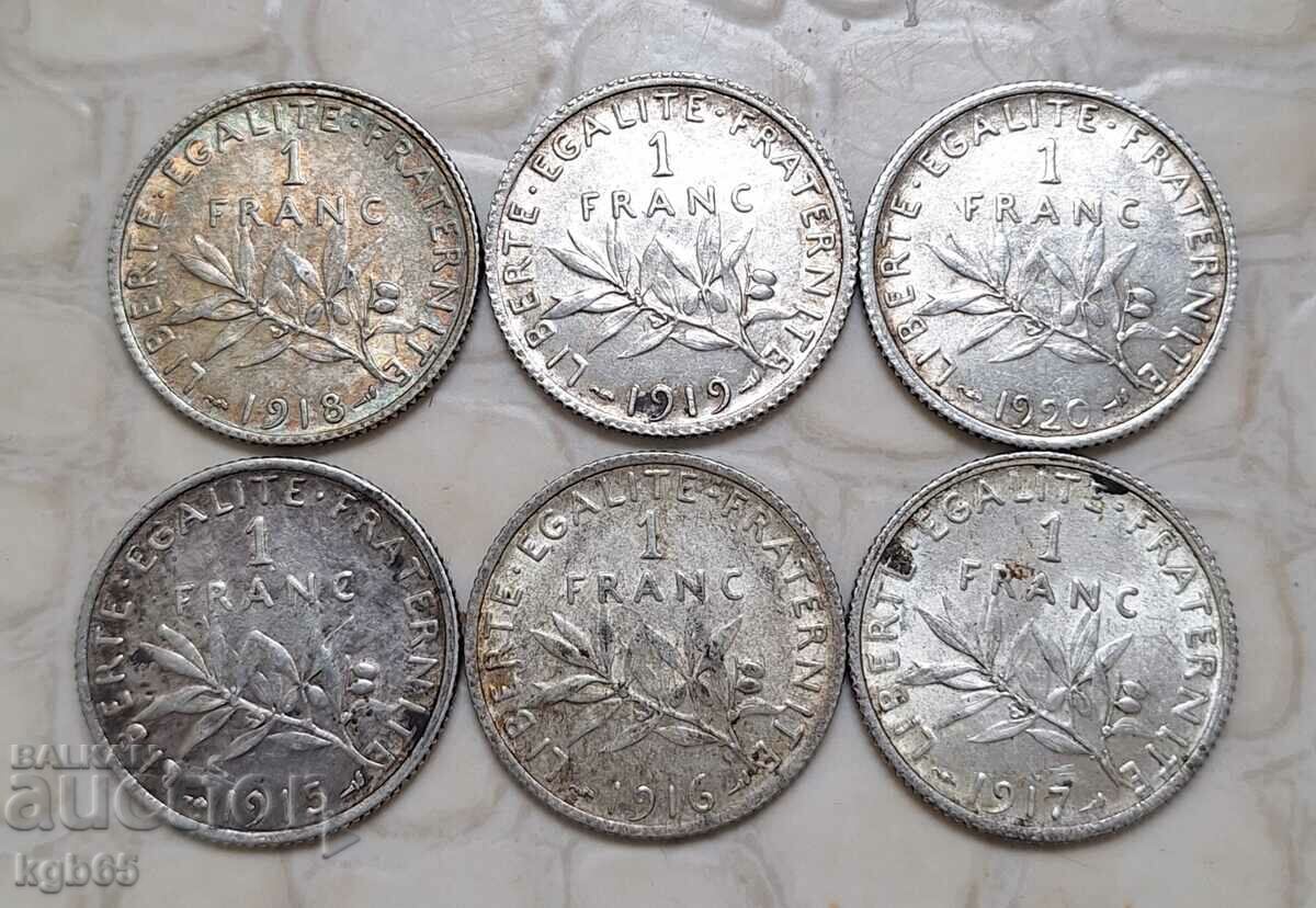 O mulțime de franci de argint.