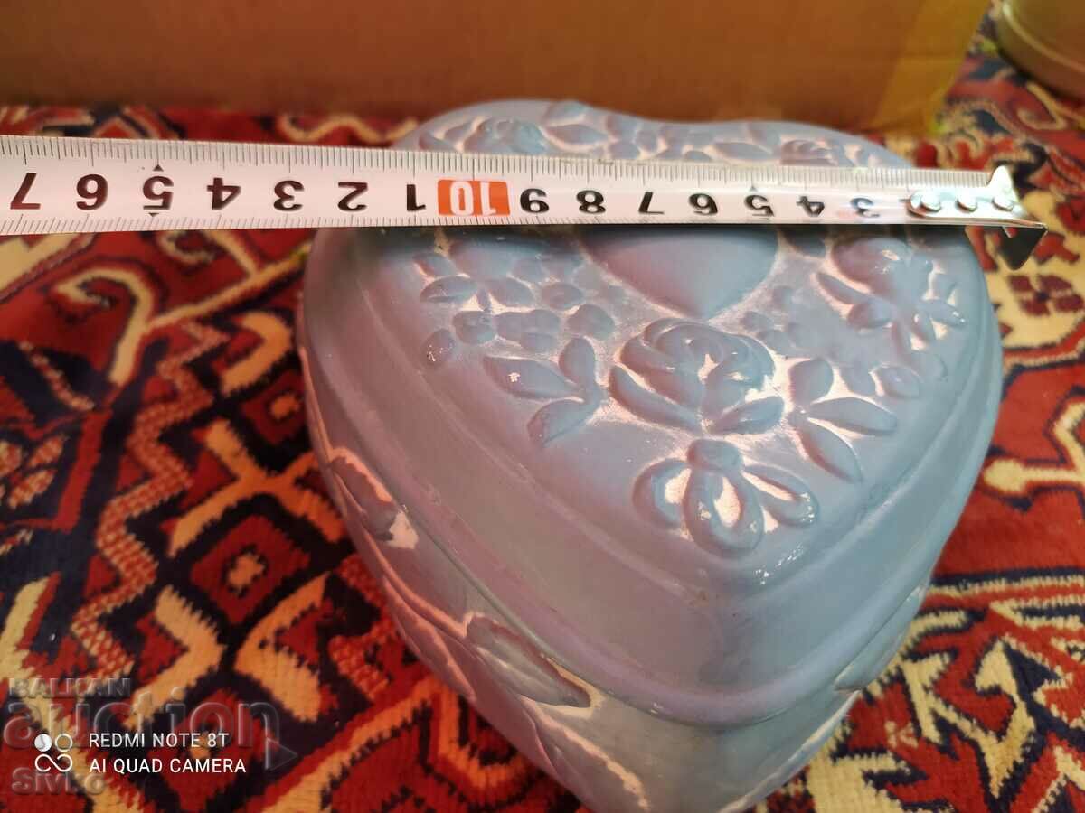 Heart-shaped jewelry box, large with price 6.99 BGN | € 3.57 Heart-shaped jewelry box, large with price 6.99 BGN | € 3.57