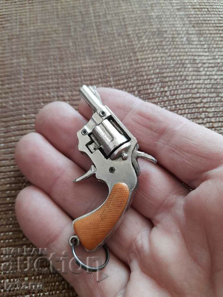 Auction Old key chain Pistol Auction Old key chain Pistol