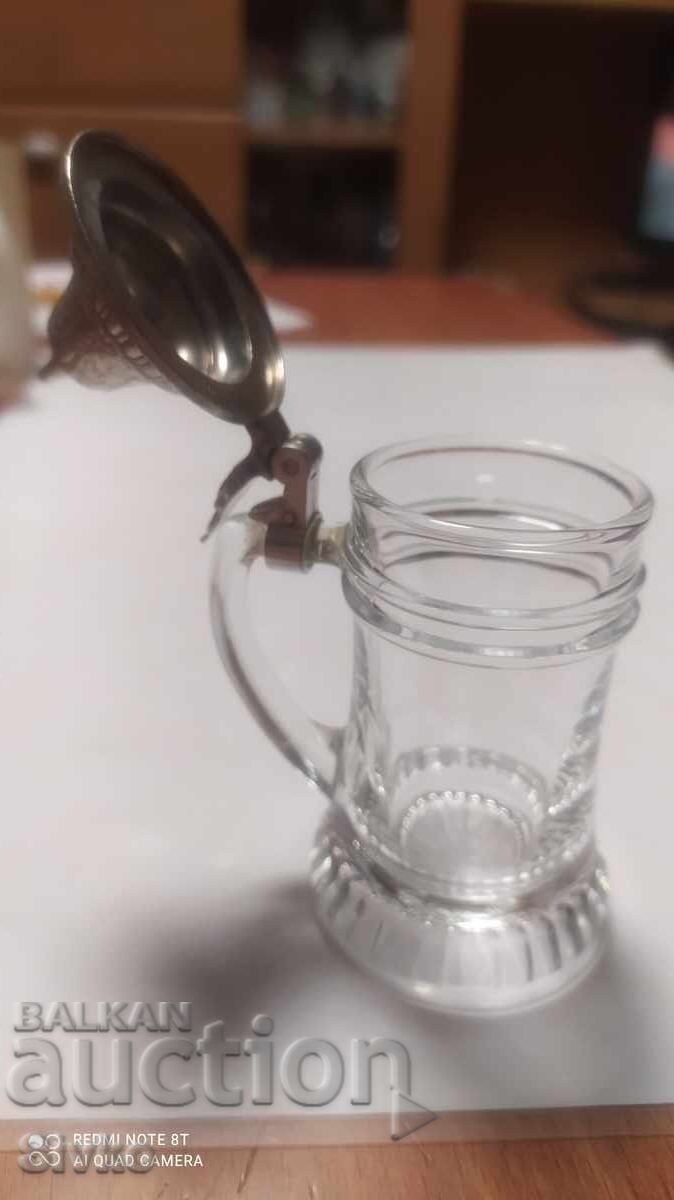 Delivery of Glass mug with lid Delivery of Glass mug with lid