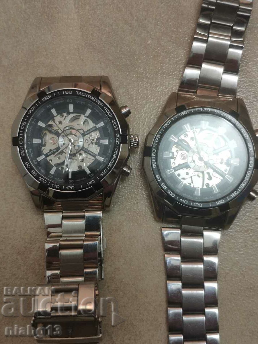 Δύο αυτόματα ρολόγια