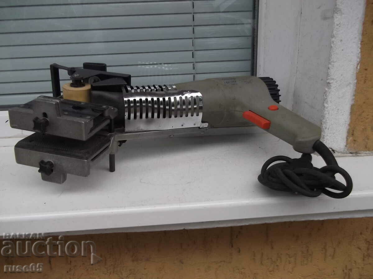 Mașină de tuns „AG98E” cu pistol cu aer cald „KRESS”. cu preț 220.00 BGN | € 112.48