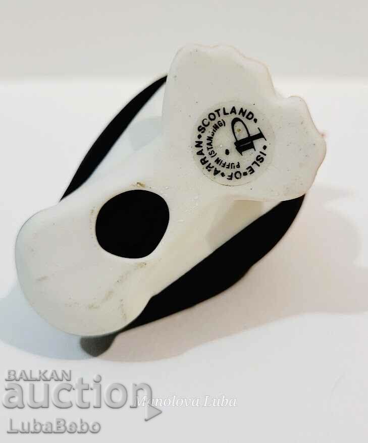 A collectible Puffin porcelain figurine - 6 A collectible Puffin porcelain figurine - 6