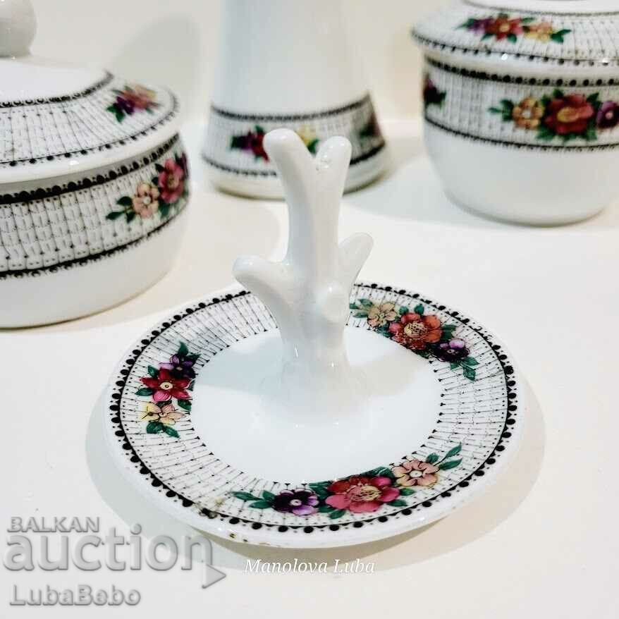 Δημοπρασία Σετ νεσεσέρ μπουντουάρ Antique Victoria Czecho-Slova Δημοπρασία Σετ νεσεσέρ μπουντουάρ Antique Victoria Czecho-Slova