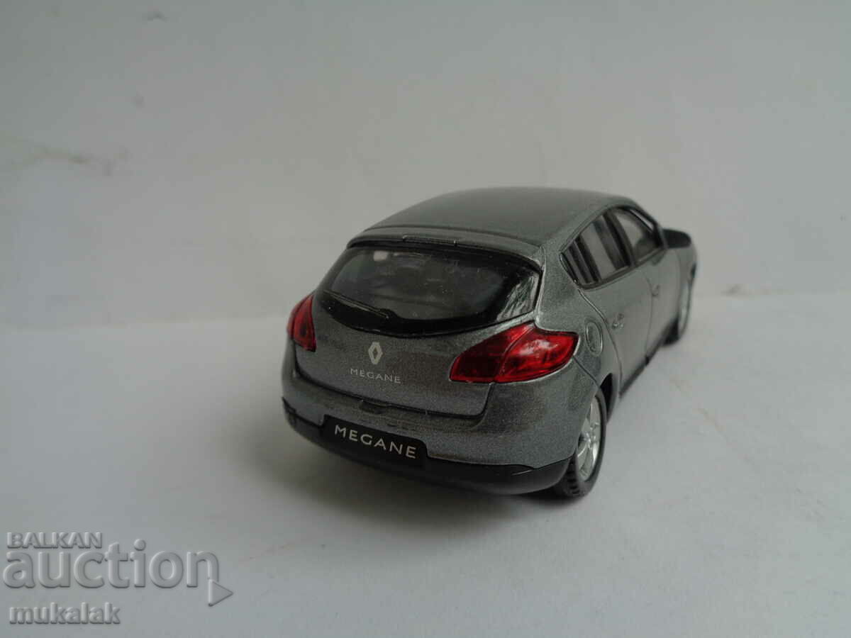 Delivery of 1:43 WELLY RENAULT MEGANE STROLLER TOY MODEL Delivery of 1:43 WELLY RENAULT MEGANE STROLLER TOY MODEL