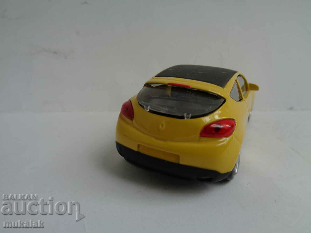 Delivery of 1:43 RENAULT MEGANE STROLLER TOY MODEL Delivery of 1:43 RENAULT MEGANE STROLLER TOY MODEL